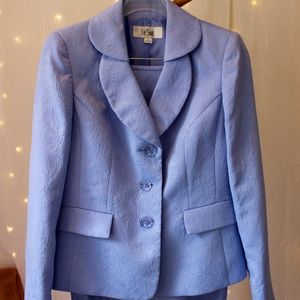 LE SUIT Lilac Skirt Suit Size 6
